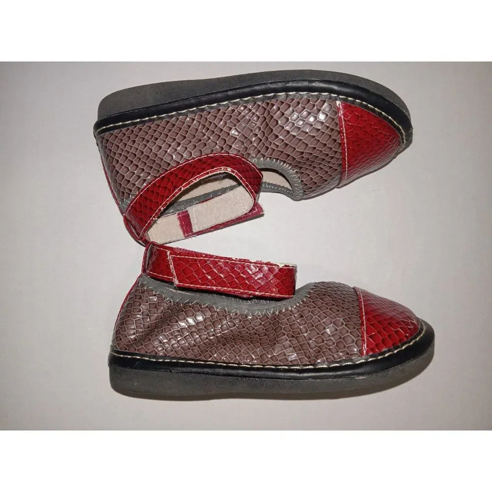 Hide and Squeak Multi Color Mary Janes girls‎ size 9